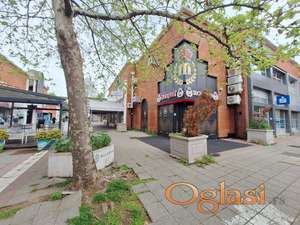 Izdajem lokal u Beogradu (blok 44), TC Piramida 50m2